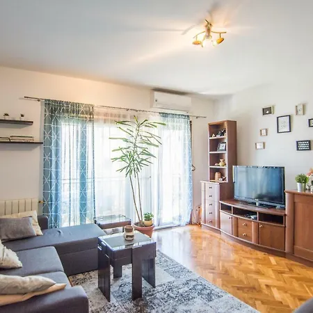 Apartman Marta Apartment *